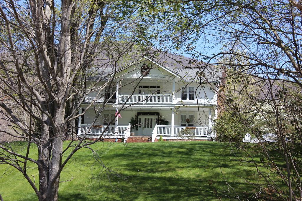 Buffalo Tavern Bed And Breakfast West Jefferson Εξωτερικό φωτογραφία
