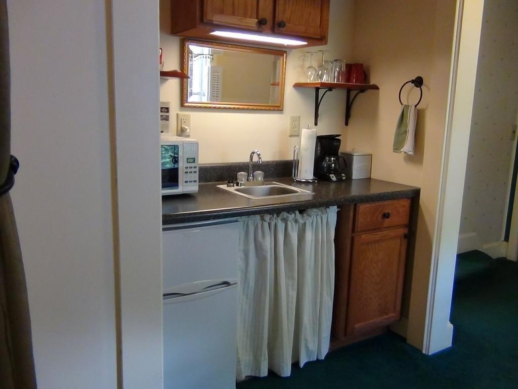 Buffalo Tavern Bed And Breakfast West Jefferson Δωμάτιο φωτογραφία