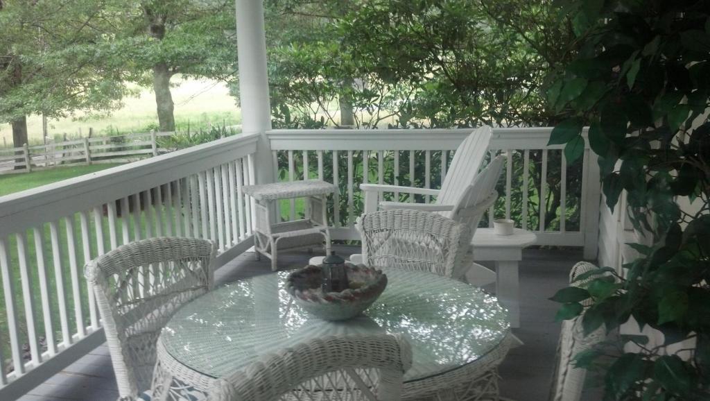 Buffalo Tavern Bed And Breakfast West Jefferson Εξωτερικό φωτογραφία