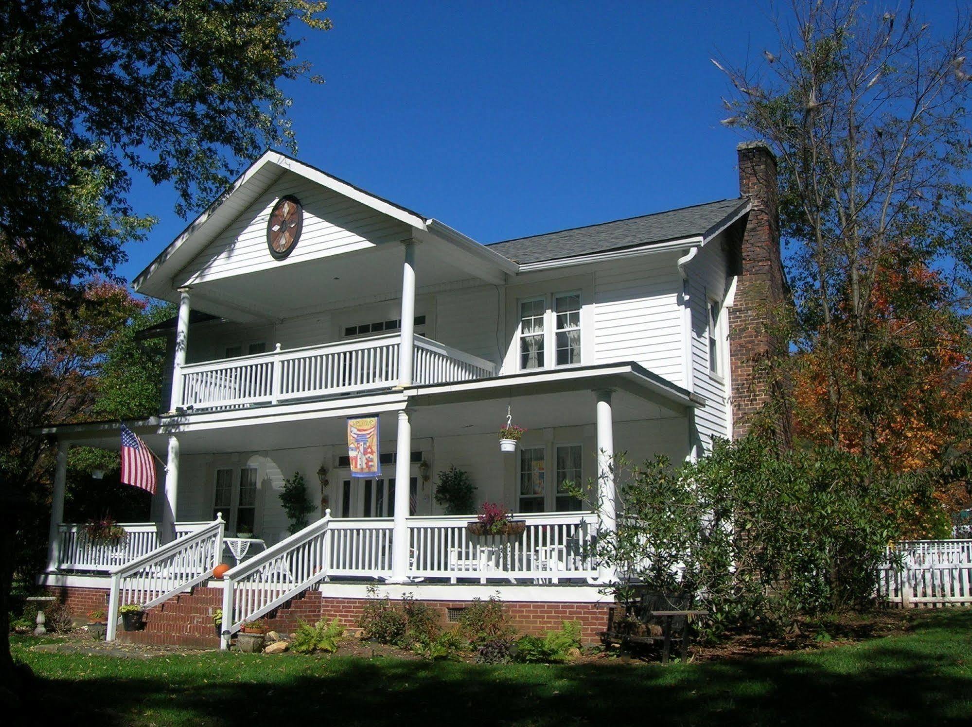 Buffalo Tavern Bed And Breakfast West Jefferson Εξωτερικό φωτογραφία